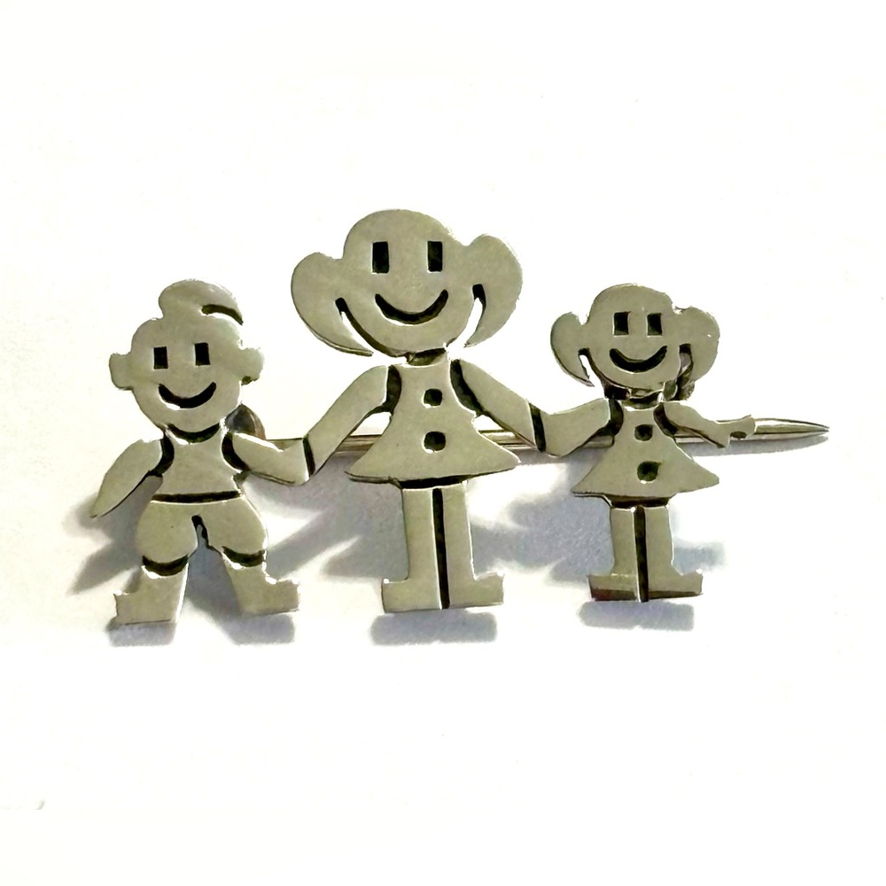 Sterling silver mom and kids / family brooch/ pin… small… Vintage